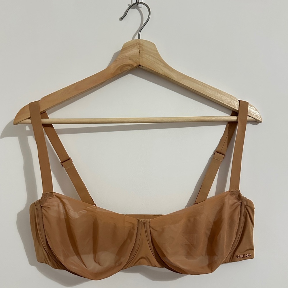 NWOT Skims no show balconette bra size 40C